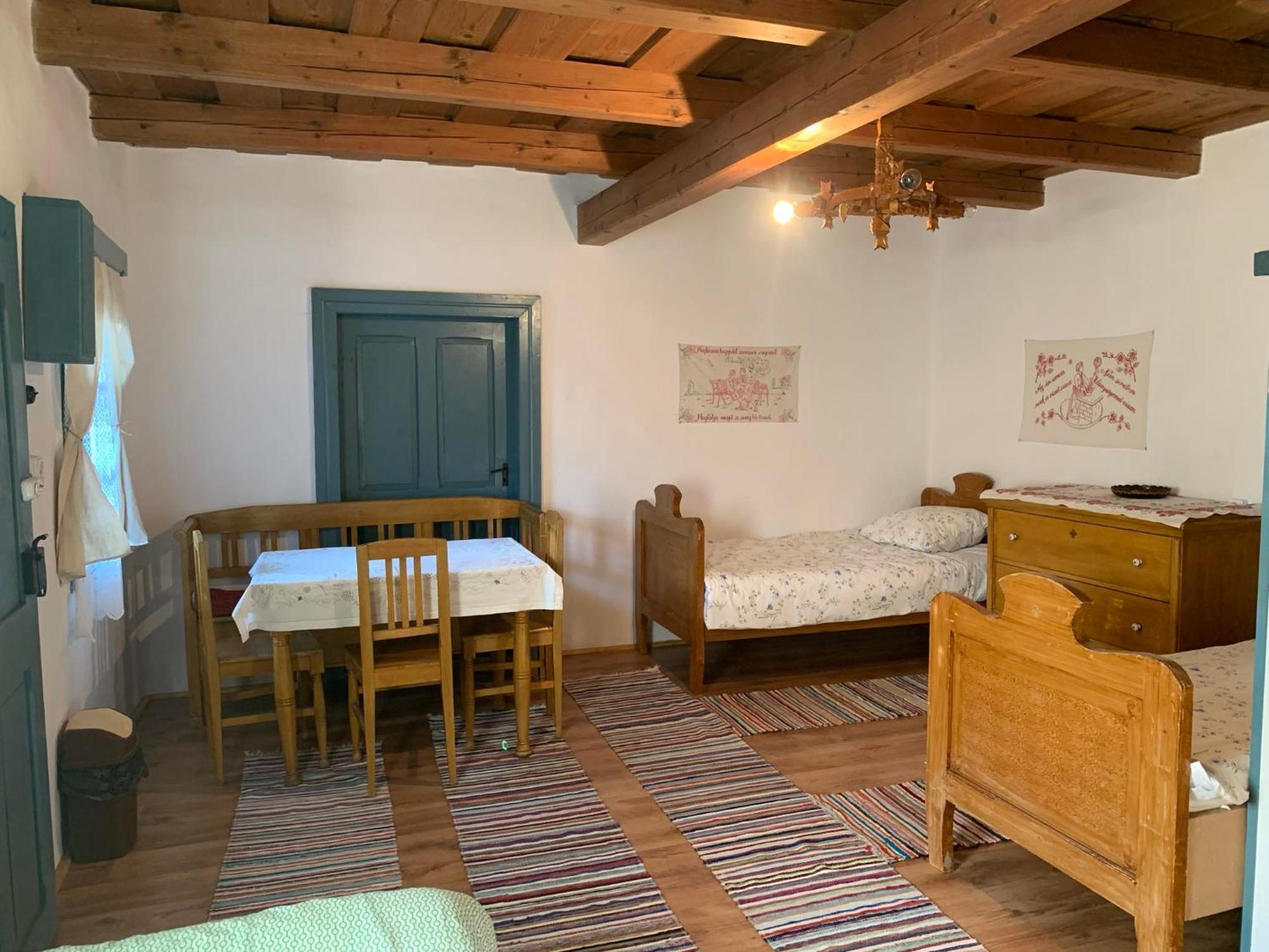 Biro Vendeghaz Hotell Sòvàrad Exteriör bild