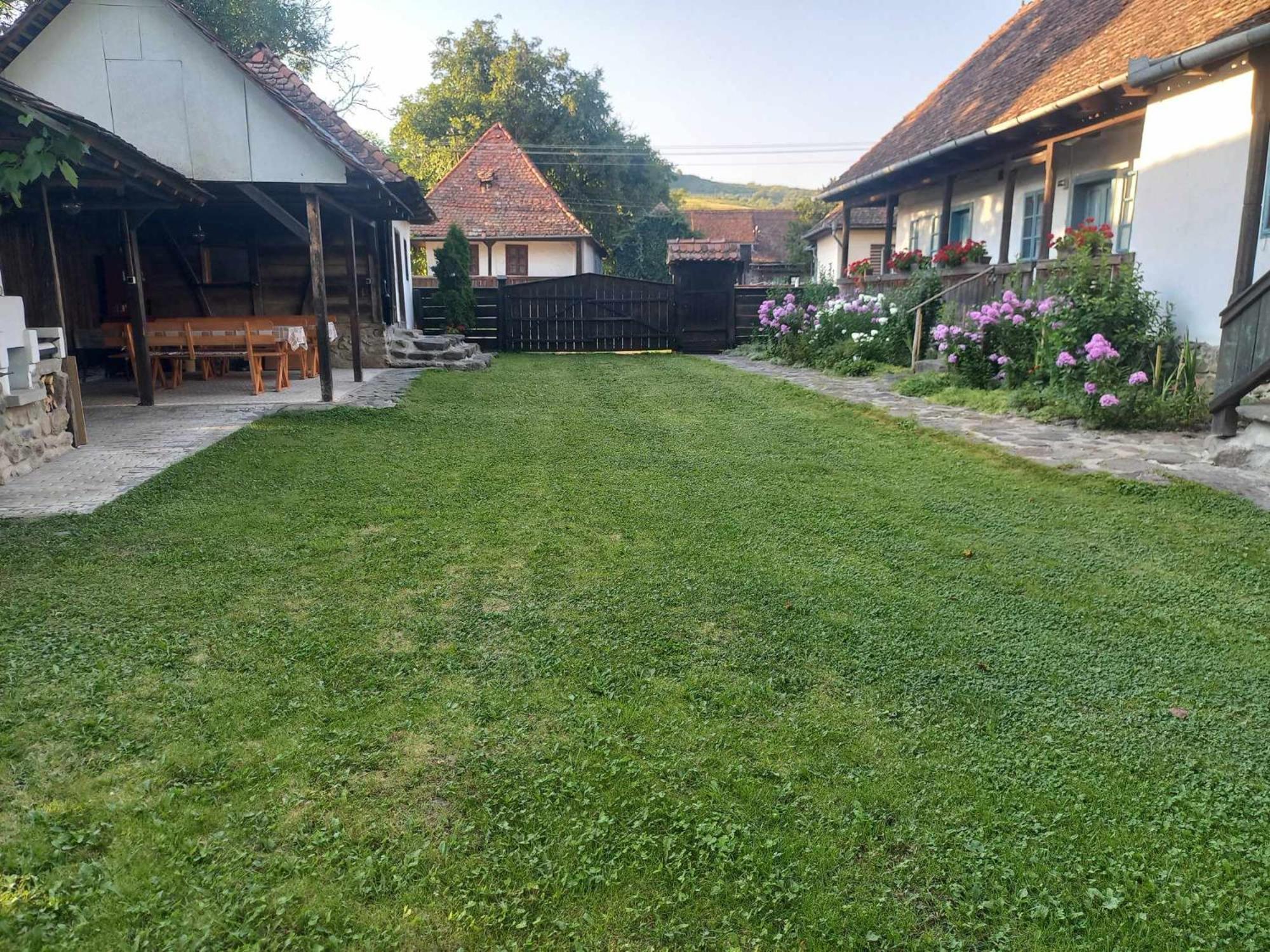 Biro Vendeghaz Hotell Sòvàrad Exteriör bild